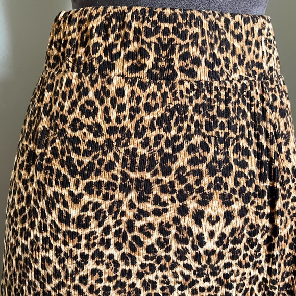 Jackson Rowe Leopard Print Skirt - Picture 6 of 6